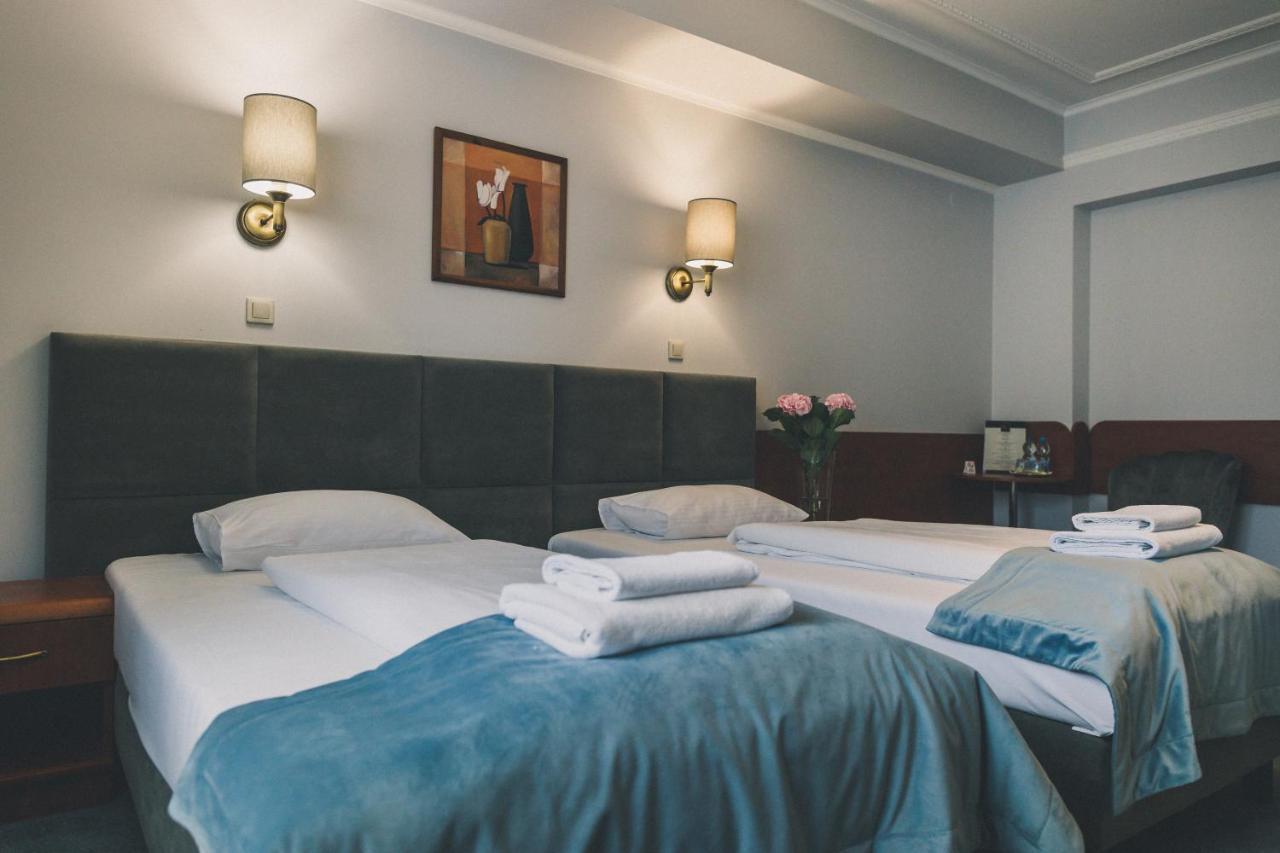 Hotel Czardasz Spa & Wellness Płock エクステリア 写真