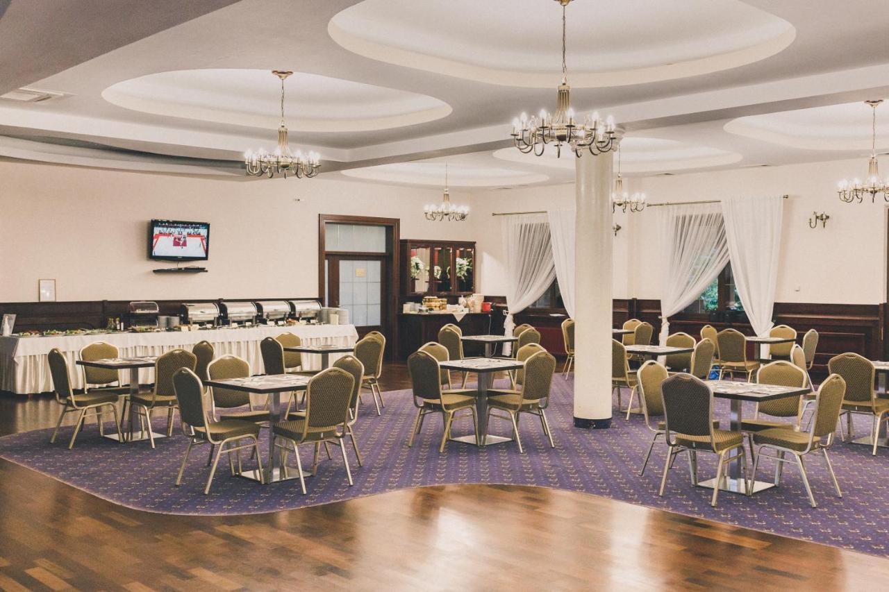 Hotel Czardasz Spa & Wellness Płock エクステリア 写真
