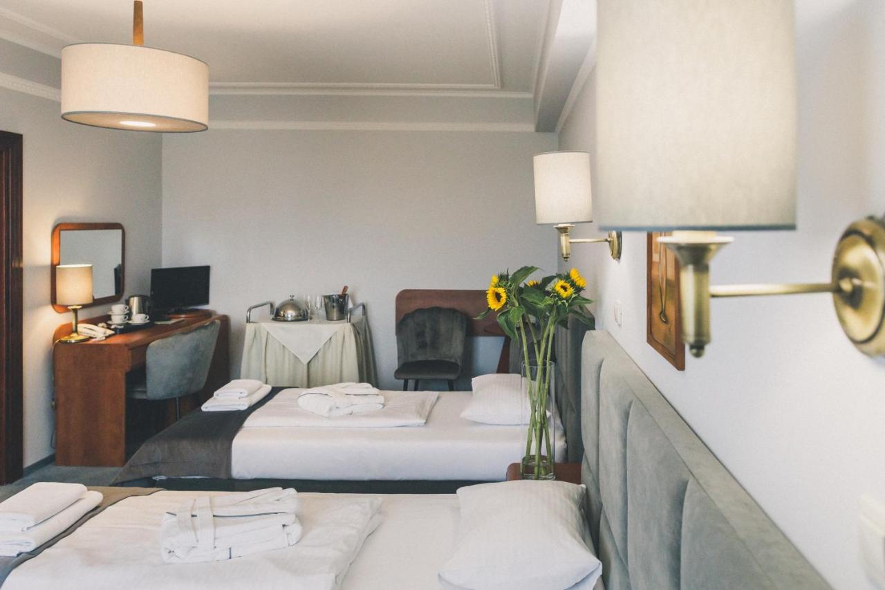 Hotel Czardasz Spa & Wellness Płock エクステリア 写真