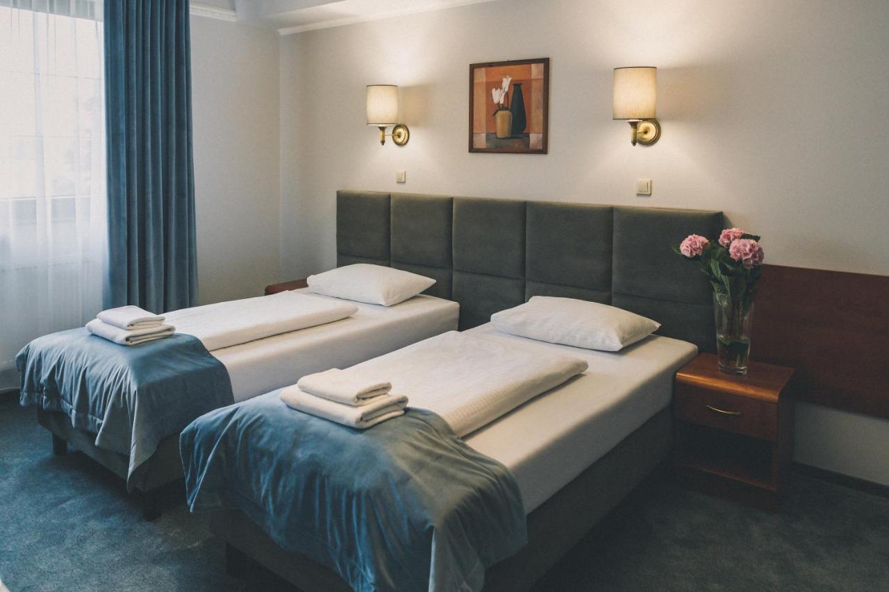 Hotel Czardasz Spa & Wellness Płock エクステリア 写真