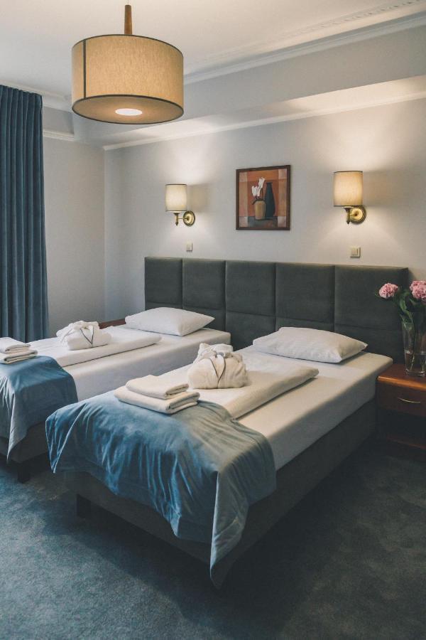 Hotel Czardasz Spa & Wellness Płock エクステリア 写真