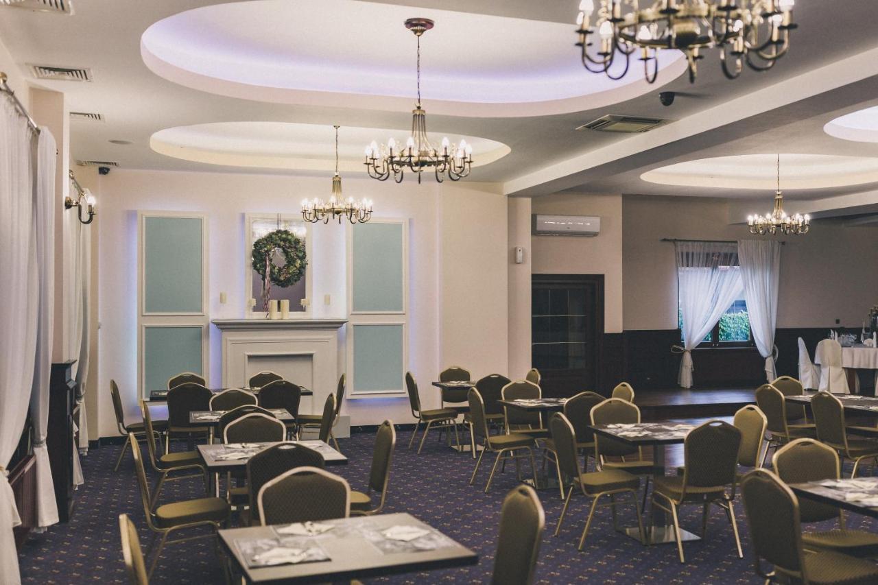 Hotel Czardasz Spa & Wellness Płock エクステリア 写真