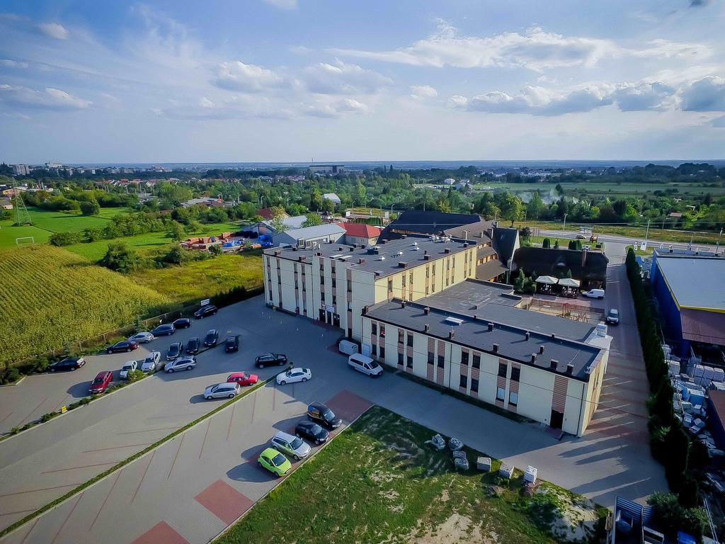 Hotel Czardasz Spa & Wellness Płock エクステリア 写真